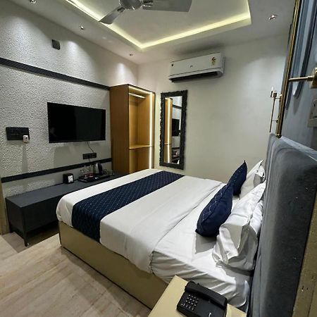 Divine Hotel Карнал Экстерьер фото