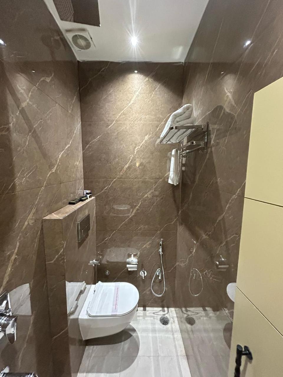 Divine Hotel Карнал Экстерьер фото