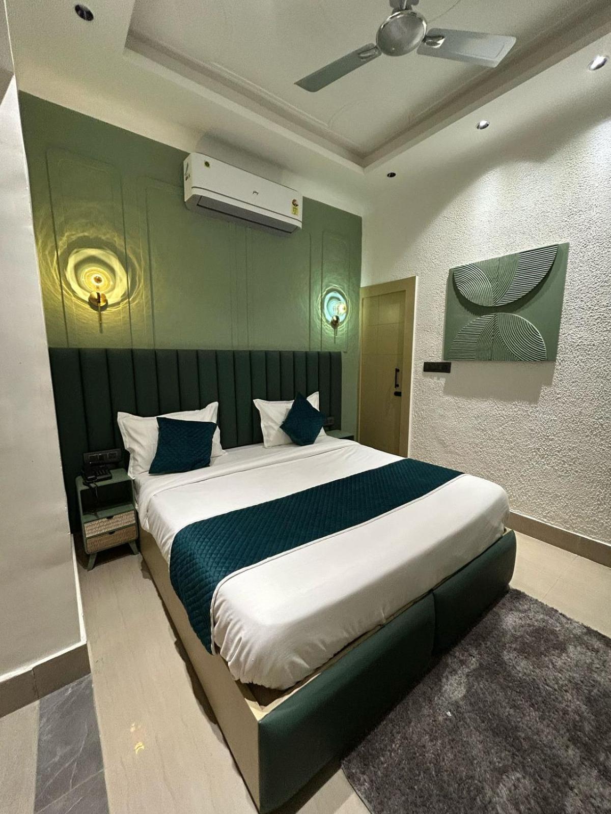 Divine Hotel Карнал Экстерьер фото