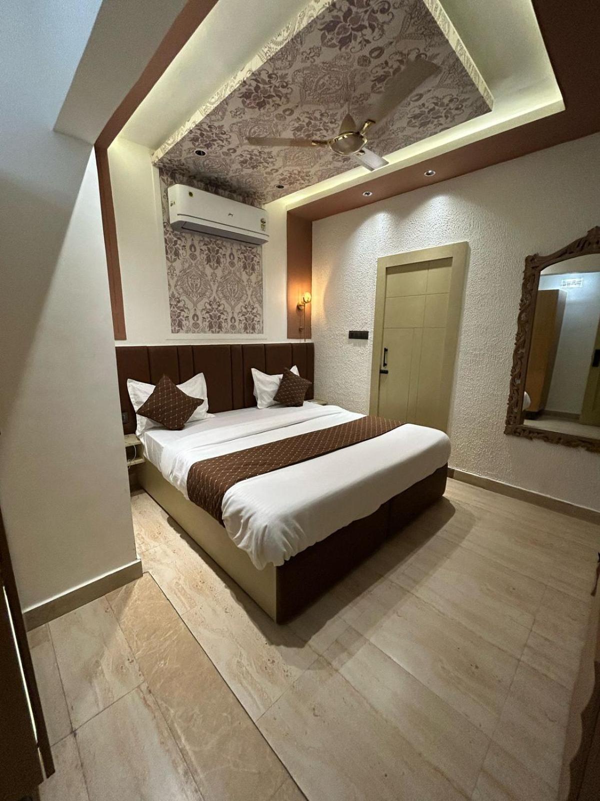Divine Hotel Карнал Экстерьер фото