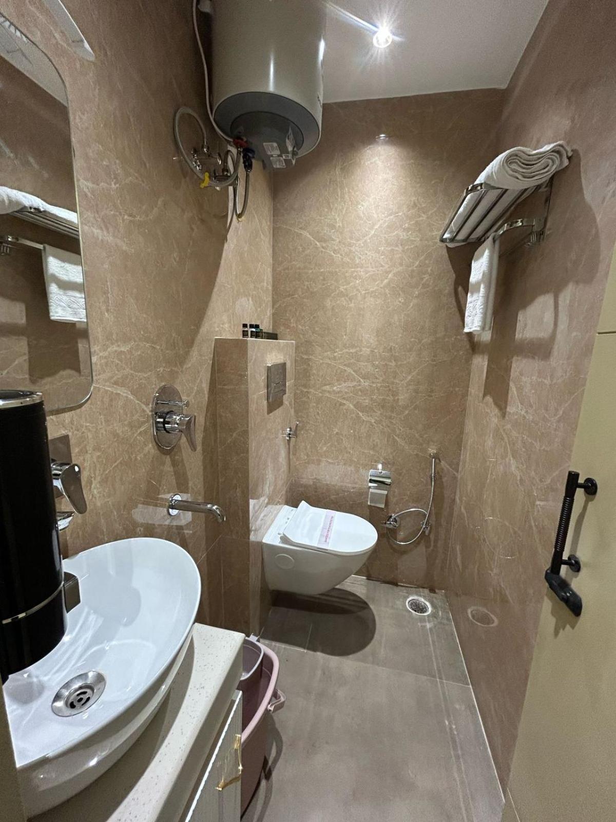 Divine Hotel Карнал Экстерьер фото