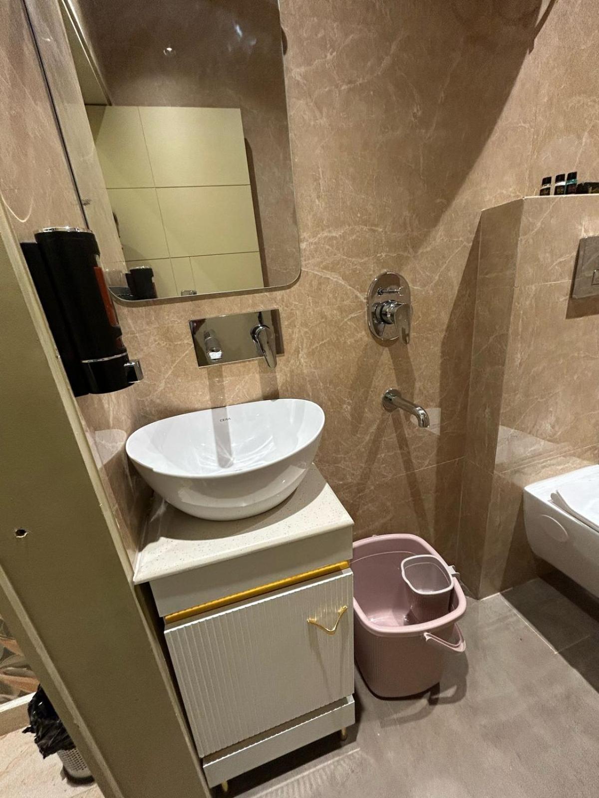 Divine Hotel Карнал Экстерьер фото